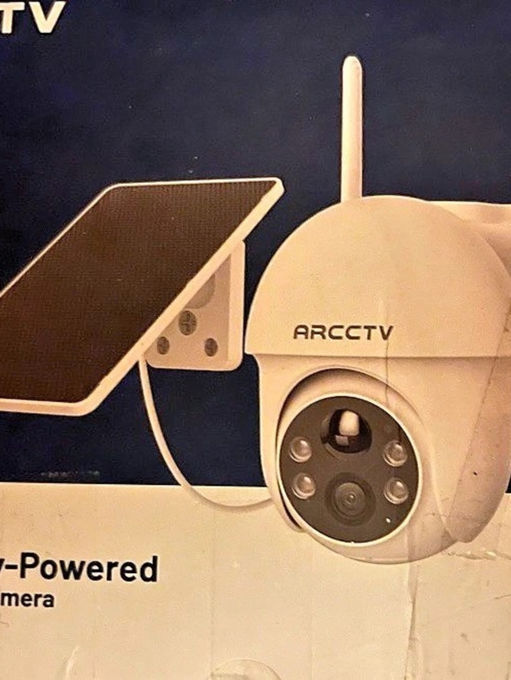 ARCCTV Q1 Max Solar Battery Camera, White & Black - Brand New